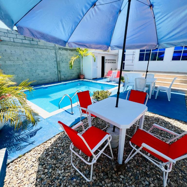 Apto con piscina a 7 min caminando de playa Bello Horizonte - Two-Bedroom Apartment - 3