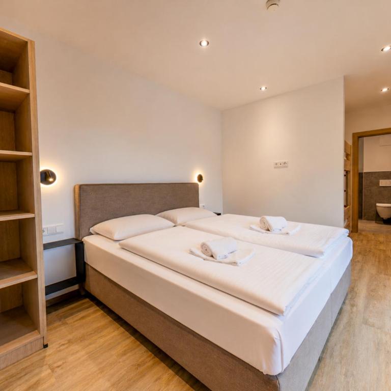 BASE Achensee - Active Lifestyle Apartments am Achensee - Apartment mit 1 Schlafzimmer und Whirlpool - 3