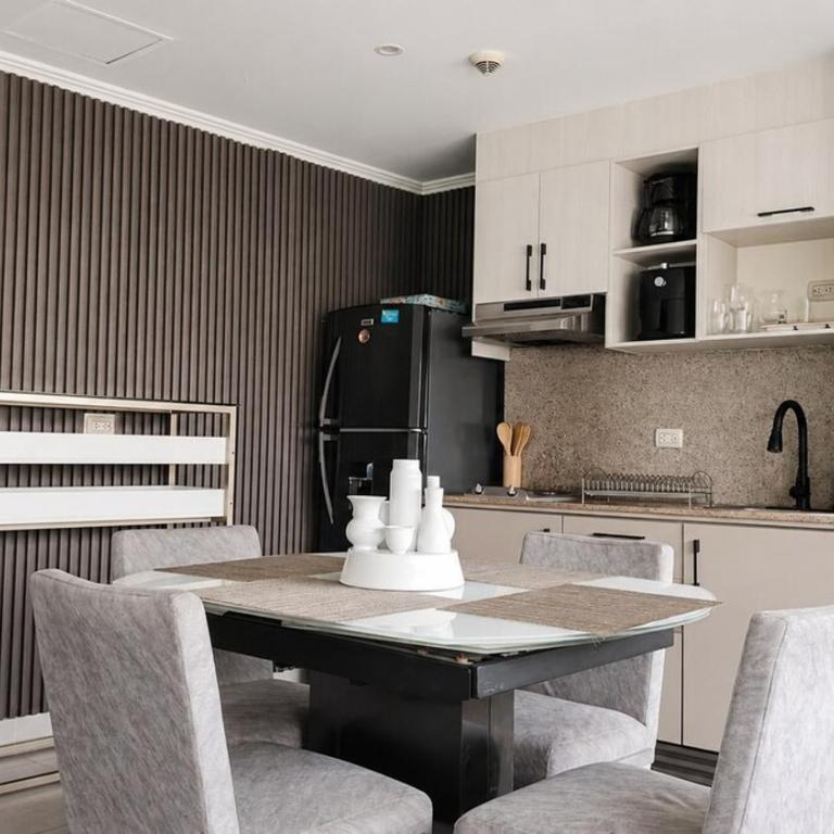 Suite Elegante con piscina y vista al cerro RF2-1007 - One-Bedroom Apartment with View - 9