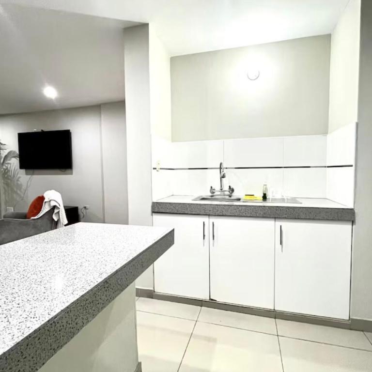 RODRIGUE STAy - One-Bedroom Apartment - 4