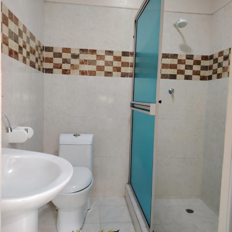 Hotel Alto Amazonas - Family Room with Shower - 4