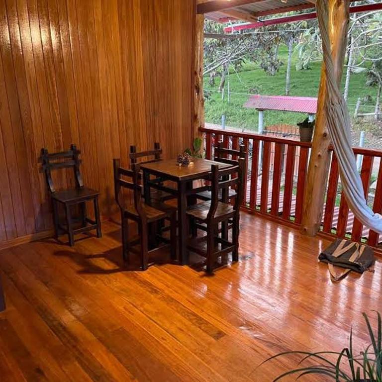 EcoStay Dos de Mayo - Habitación Triple - 4