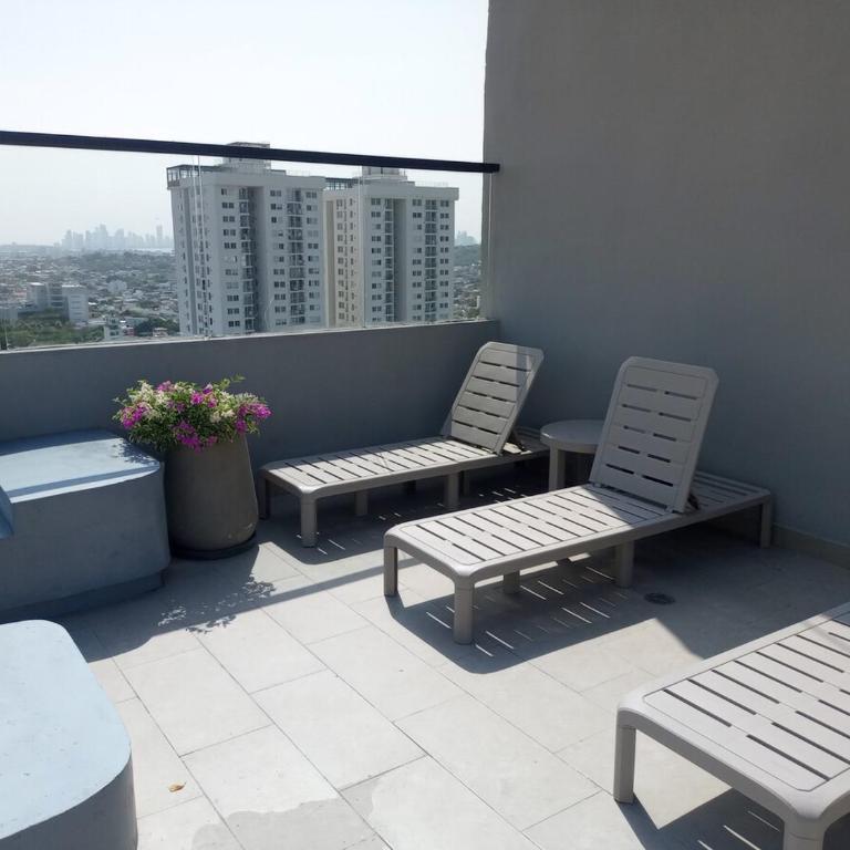Cartagena Apartamento 2 dormitorios 2 baños en Edificio Confortable piscina, gym, coworking, salón, parqueadero, sobre avenida principal - Two-Bedroom Apartment - 7