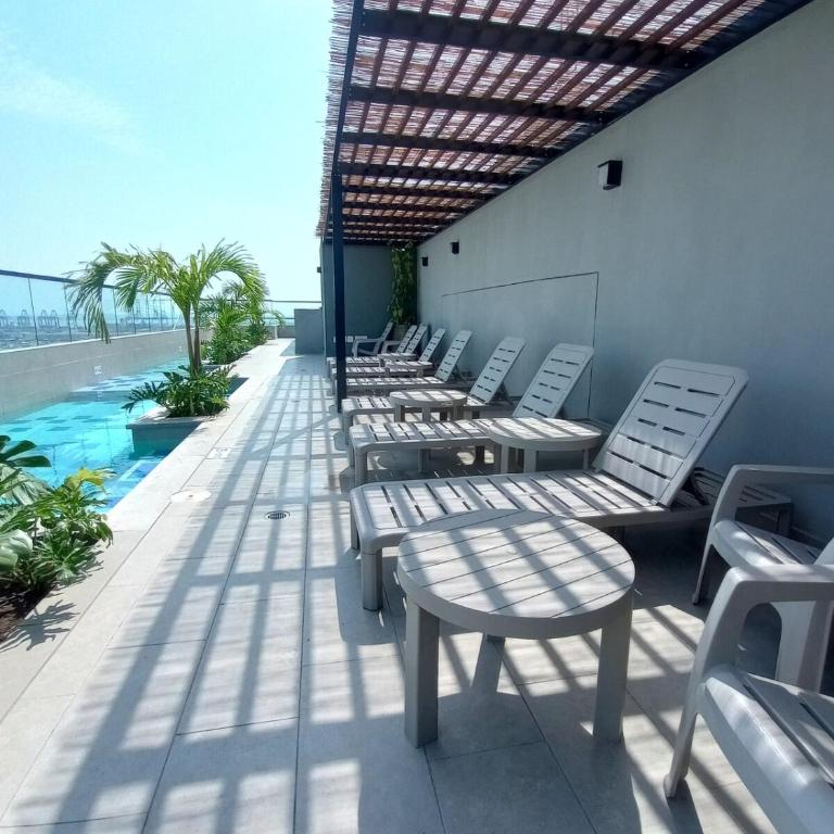 Cartagena Apartamento 2 dormitorios 2 baños en Edificio Confortable piscina, gym, coworking, salón, parqueadero, sobre avenida principal - Two-Bedroom Apartment - 41