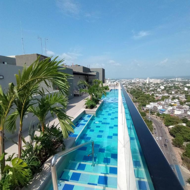 Cartagena Apartamento 2 dormitorios 2 baños en Edificio Confortable piscina, gym, coworking, salón, parqueadero, sobre avenida principal - Two-Bedroom Apartment - 1