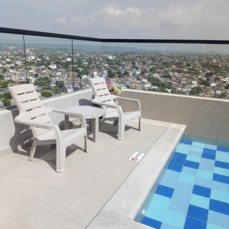 Cartagena Apartamento 2 dormitorios 2 baños en Edificio Confortable piscina, gym, coworking, salón, parqueadero, sobre avenida principal - Two-Bedroom Apartment - 52