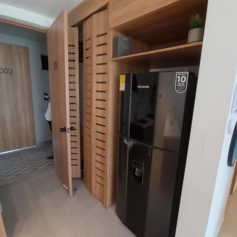 Cartagena Apartamento 2 dormitorios 2 baños en Edificio Confortable piscina, gym, coworking, salón, parqueadero, sobre avenida principal - Two-Bedroom Apartment - 61