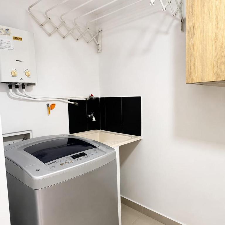 Moderno, luminoso y central en el corazón de Sabaneta - Apartamento de 1 dormitorio - 11