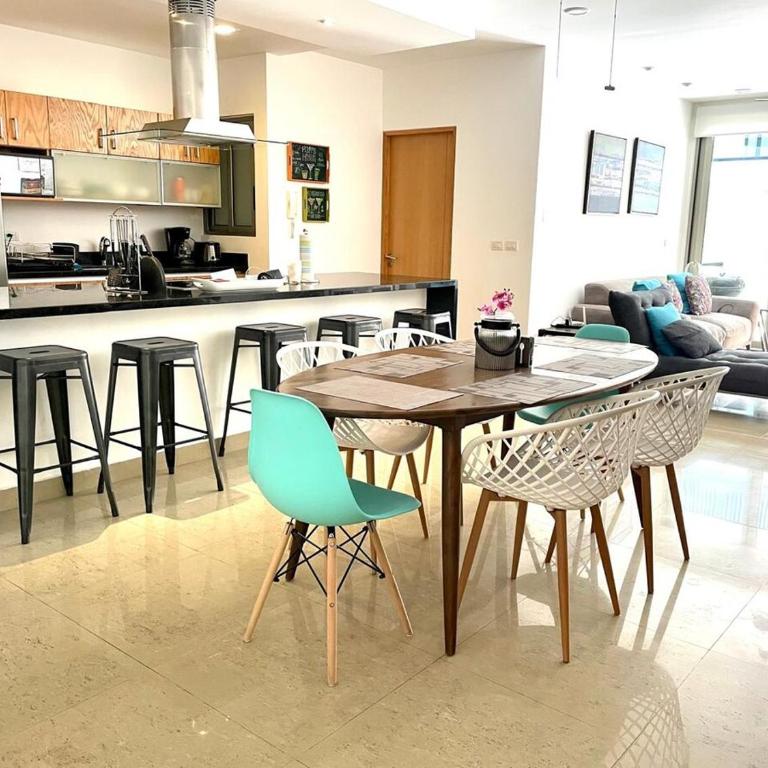 Modern Apartment Pool, Balcony & Views - Appartement 2 Chambres - 12