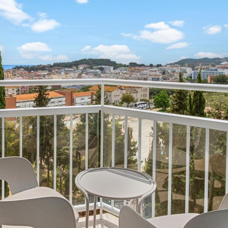 Meliá Lloret de Mar - Camera Premium con Vista Giardino - 8