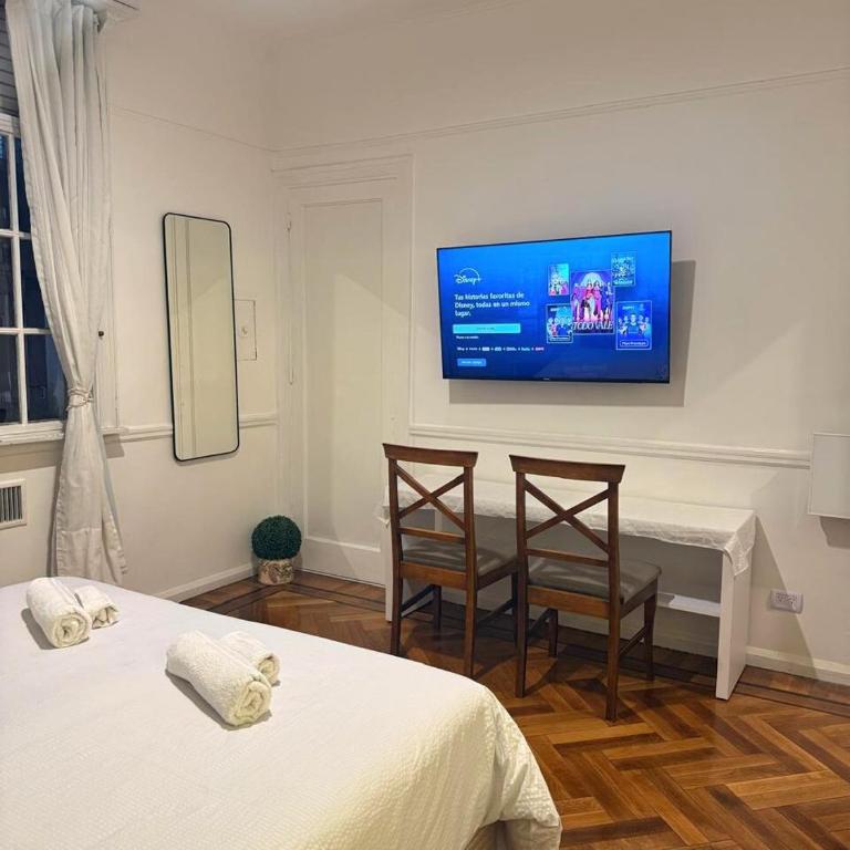 View of the Obelisco! Birthplace of Tango, Wine and Polo - Apartamento de 1 dormitorio - 13