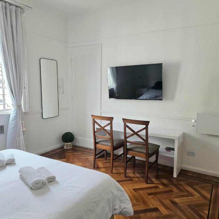 View of the Obelisco! Birthplace of Tango, Wine and Polo - Apartamento de 1 dormitorio - 3