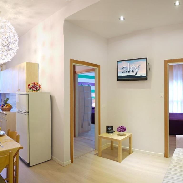 Hotel Germania - Two-Bedroom Apartment - Separate Building - 3