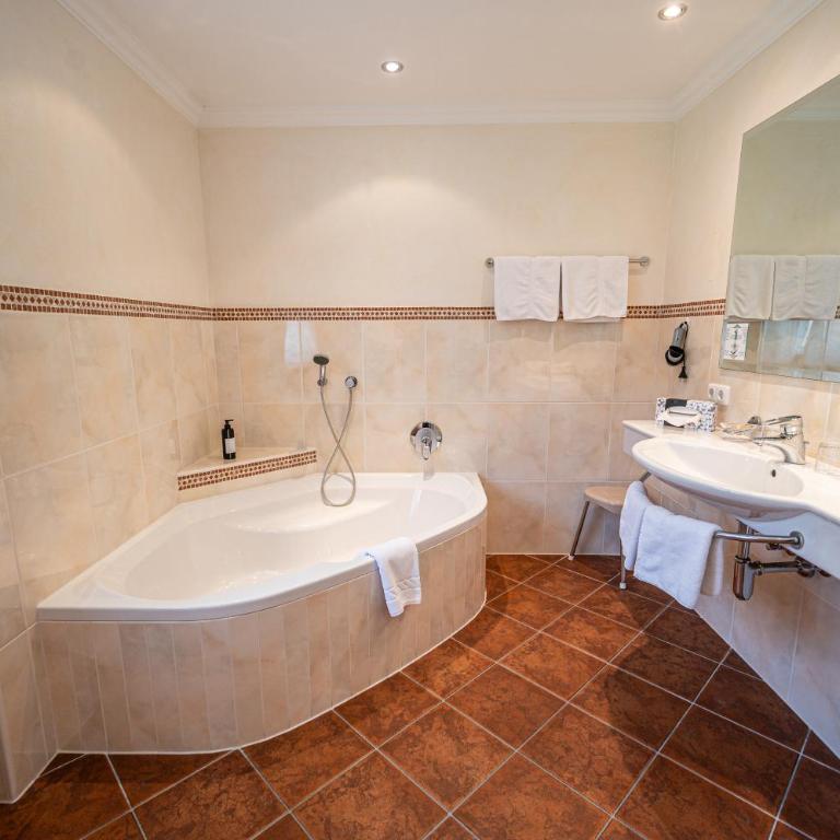 Hotel Hartenfels - Romantik-Suite - 7