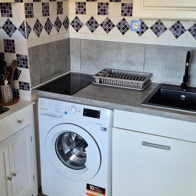 Asphodèle, Joli studio avec parking, 2 pas des plages et du Port - Appartement 1 Chambre - 19