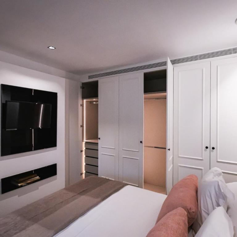 All About Puente Romano Deluxe Apt - Apartment - 5