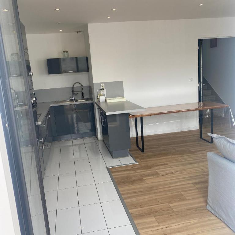 Cœur centre ville 50 mètres plage - Appartement Supérieur - Vue sur Ville - 2
