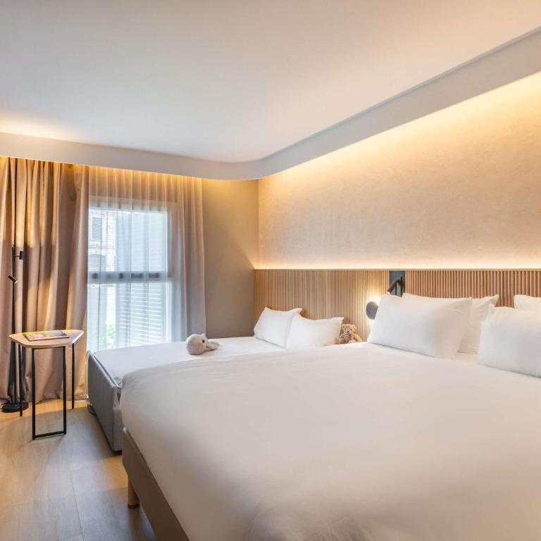 Novotel Marseille Centre Gare - Chambre Familiale avec Lit Double et Canapé-Lit - 7