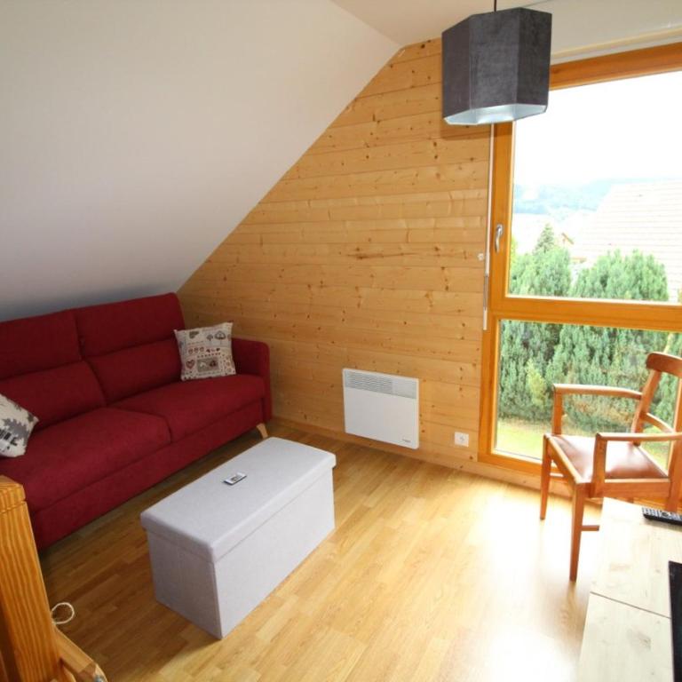Chalet avec mezzanine 4 étoiles, Saint Mamet, jusqu'à 10 couchages, proche du lac de Gérardmer des commerces et des pistes de ski dans un quartier calme - Villa 3 Chambres - 20