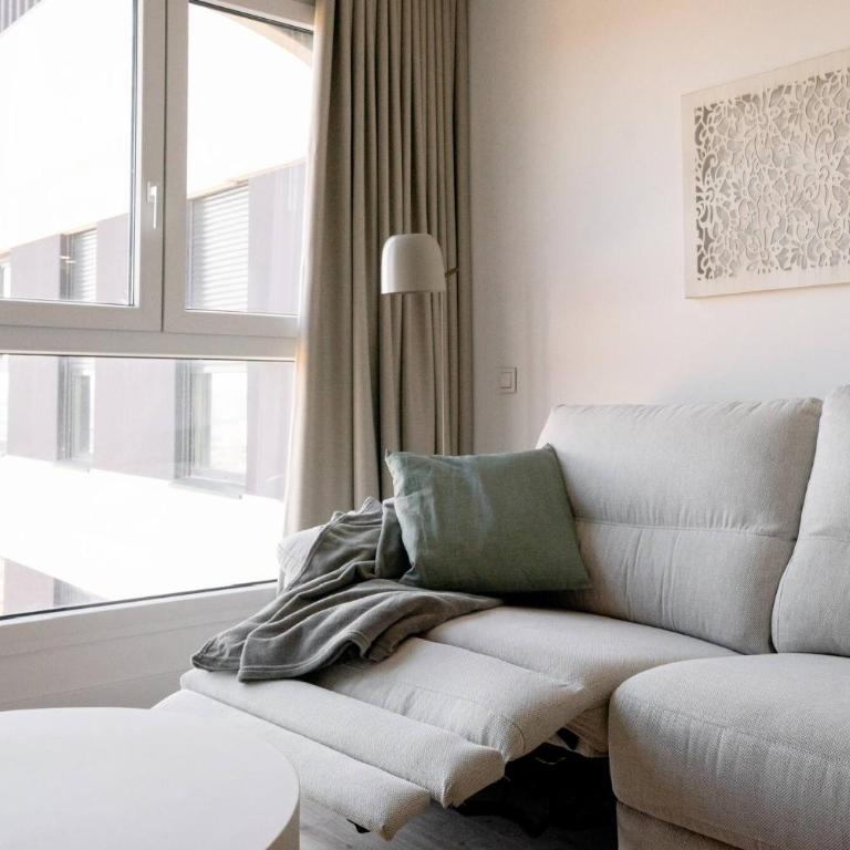 HigueronRentals Urban Sky - Deluxe One-Bedroom Apartment with City View - 5