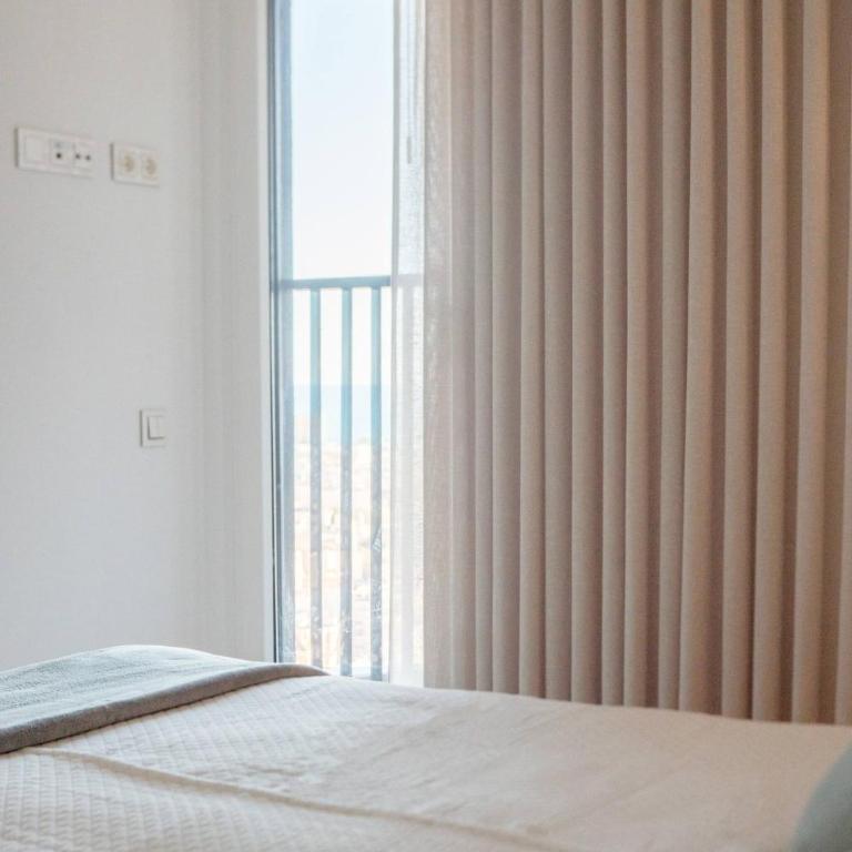 HigueronRentals Urban Sky - Deluxe One-Bedroom Apartment with City View - 14
