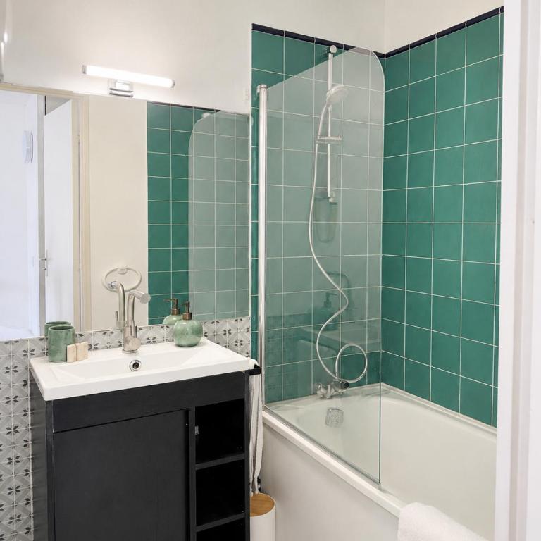 Le Thiers Azur AP4520 by Riviera Holiday Homes - Studio - 14