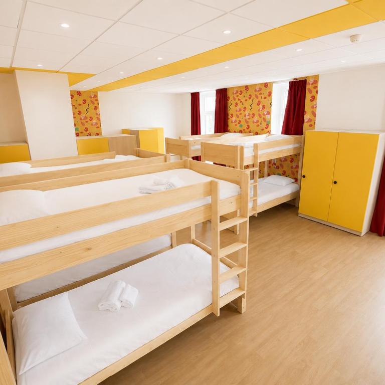 B&B HOME Brides-les-Bains Les 3 Vallées - Dortoir Mixte de 10 Lits - 3