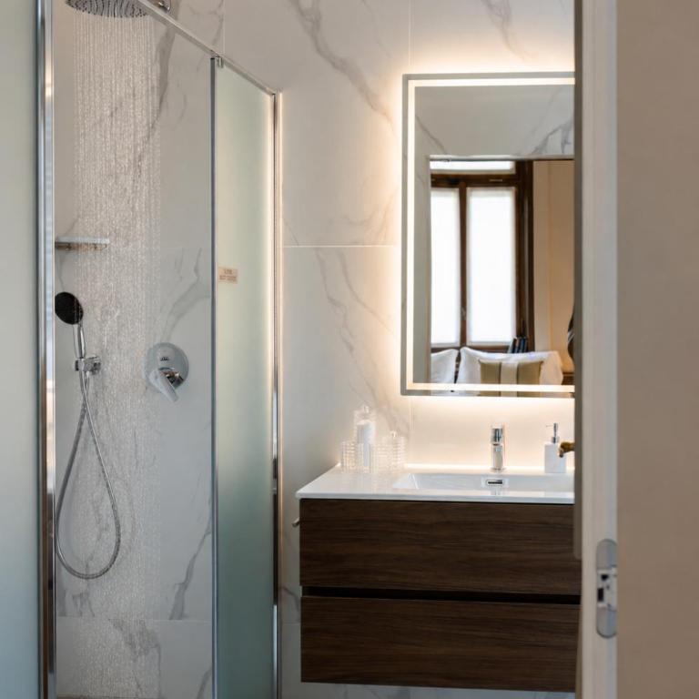 Villa Rutschi by "The House Of Travelers" - Three-Bedroom Apartment with Terrace and Lake View - 22