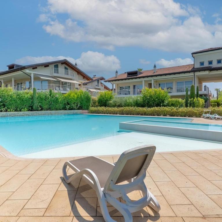 Villetta con 2 Piscine, giardino, parking Sirmione - Villa con 2 Camere da Letto - 32