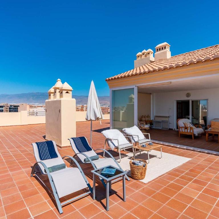 Ático Almería. Paseo marítimo Roquetas de Mar - Apartamento de 1 dormitorio - 50
