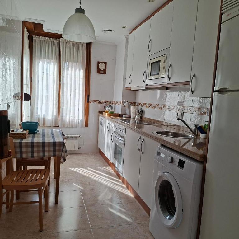 Céntrico Apartamento , 2 habit ,2 baños, 4 pax VUT3313AS - Two-Bedroom Apartment - 9