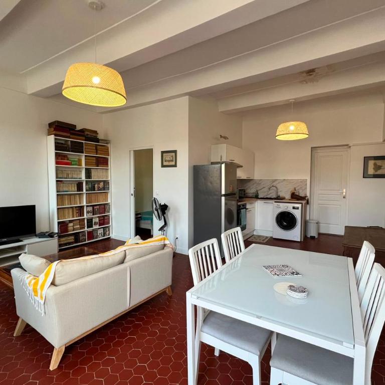 Newly renovated apart in the heart of Old Antibes - Apartment - 4