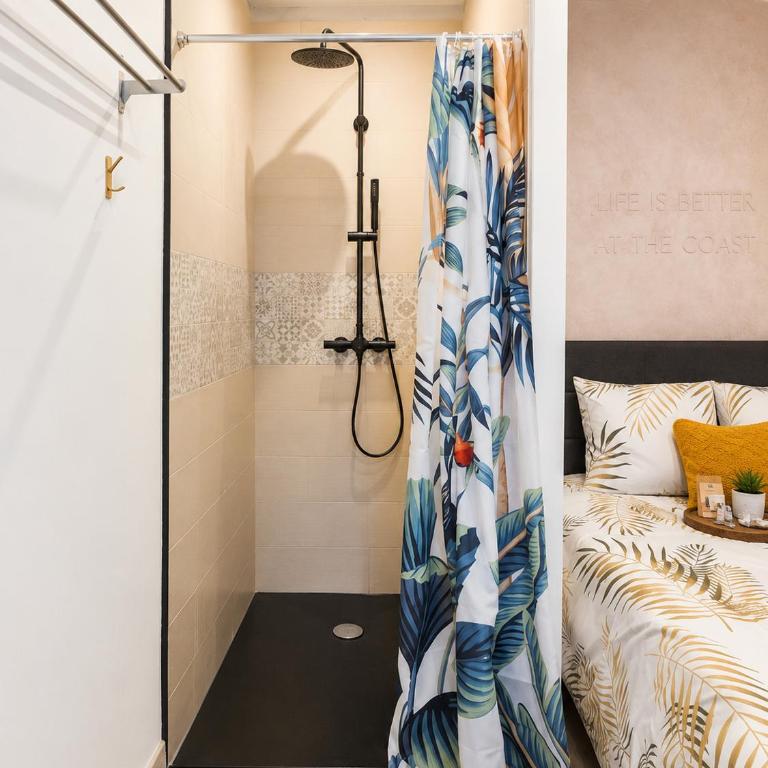 Cosy 50m2 moderne avec terrasse, spa et sauna communs, à 2 pas de la Place Dalton - Apartment mit 1 Schlafzimmer - 17