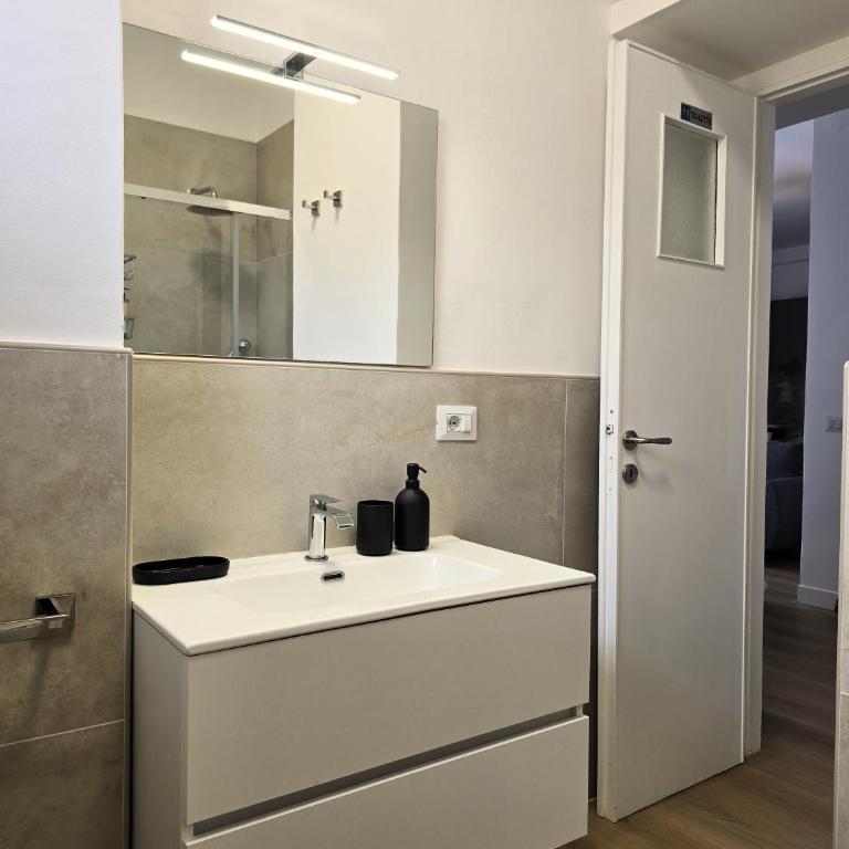 YR Apartments Milan - Ca' Granda - 1 Min Walk to Metro - Appartamento con 1 Camera da Letto e Balcone - 20