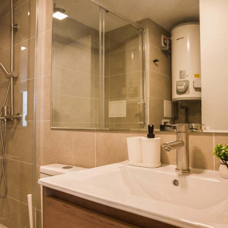 Bright Las Condes Apt Pool & Gym for 3 Guests - Apartamento - 23
