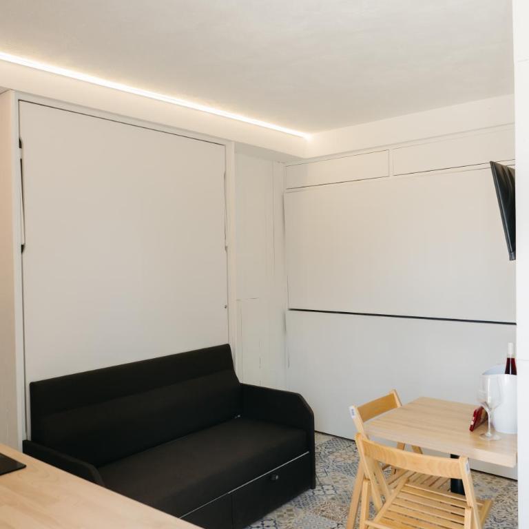 Graciano Harbor's Light - Estudio - 12