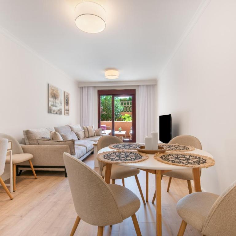 Altea Marbella - Two-Bedroom Deluxe Apartment with Garden View - 15