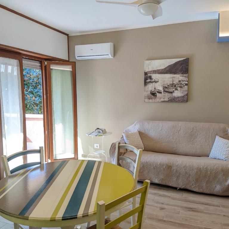 BookingPeschiera del Garda - Appartamento con 2 Camere da Letto e Balcone - 14