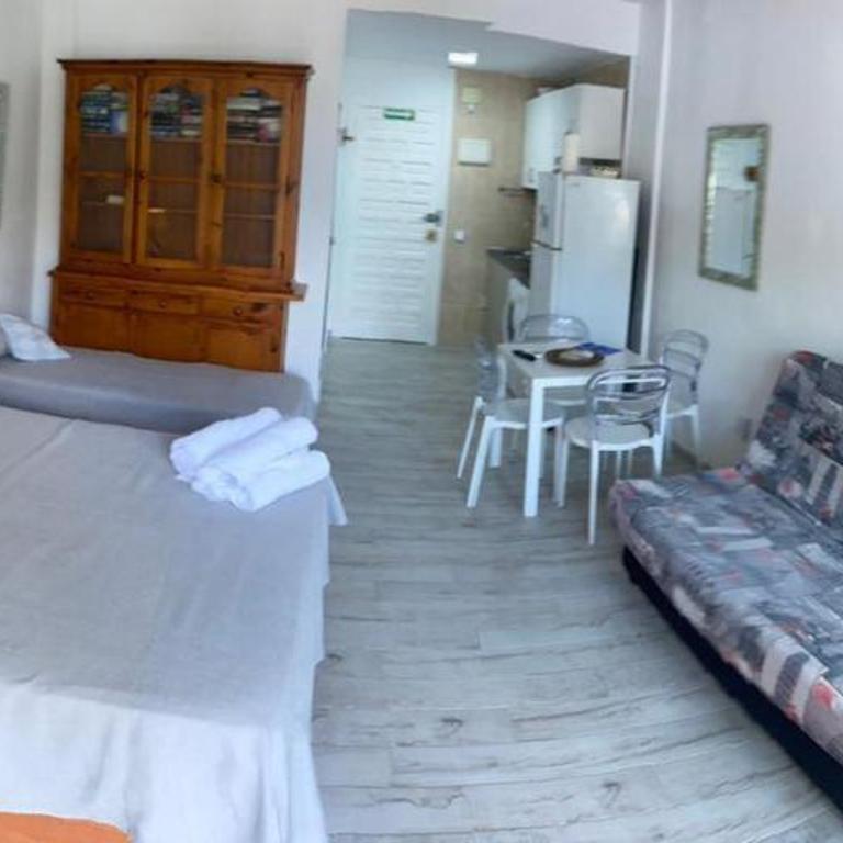 Cozy Studio in Malaga with Extra Beds - Studio - 22