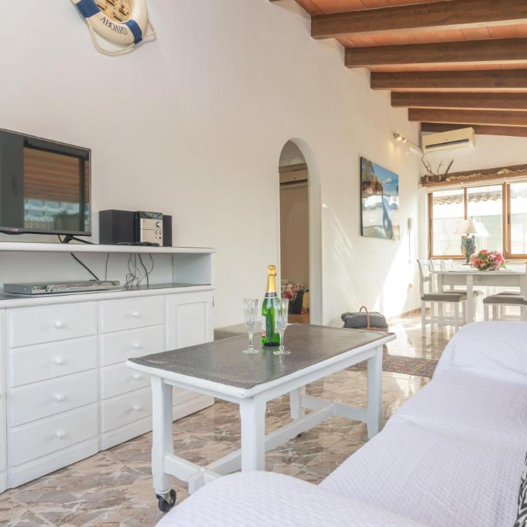 VILLA LUNA - Beautiful villa with private pool. Free WiFi. - Villa - 10