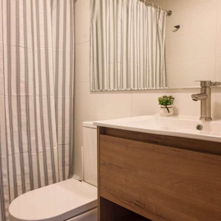 Beautiful 2BR Apt in Las Condes with Pool & Views - Apartamento - 32