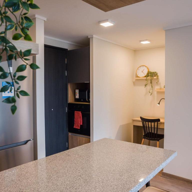 Beautiful 2BR Apt in Las Condes with Pool & Views - Apartamento - 42