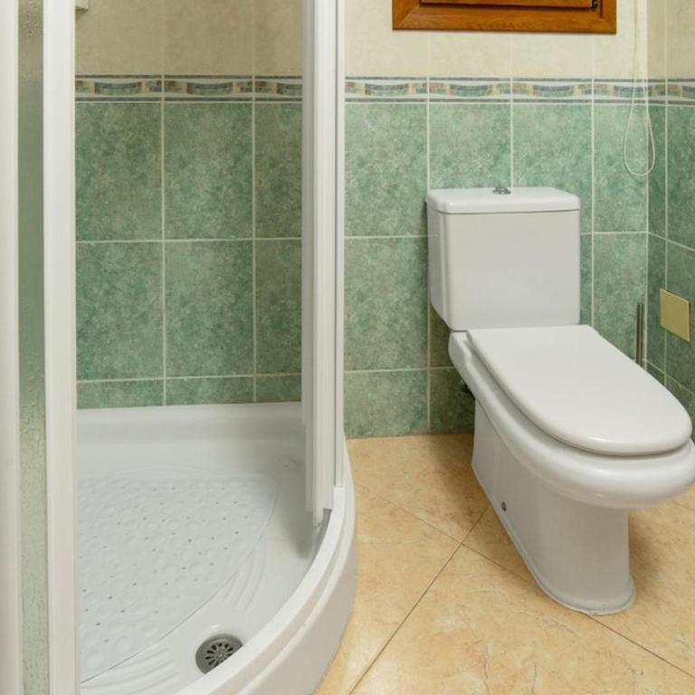 Stylish Villa near beach & pool access - Two-Bedroom House - 17