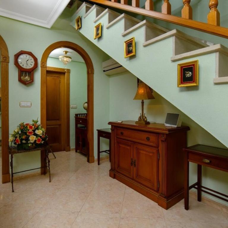 Stylish Villa near beach & pool access - Two-Bedroom House - 18