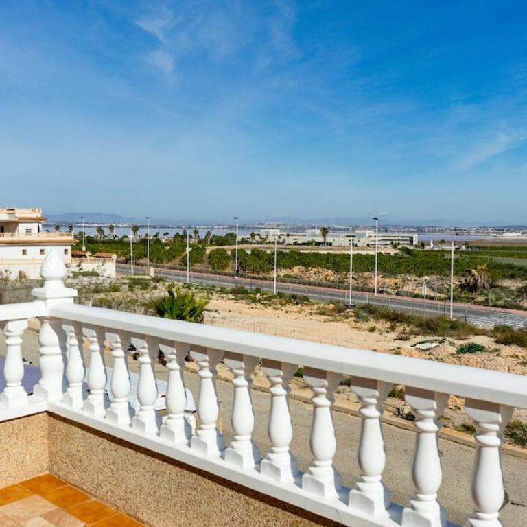 Stylish Villa near beach & pool access - Two-Bedroom House - 30