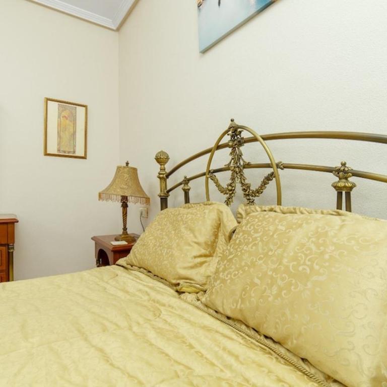 Stylish Villa near beach & pool access - Two-Bedroom House - 45