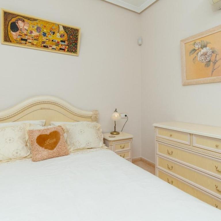 Stylish Villa near beach & pool access - Two-Bedroom House - 50