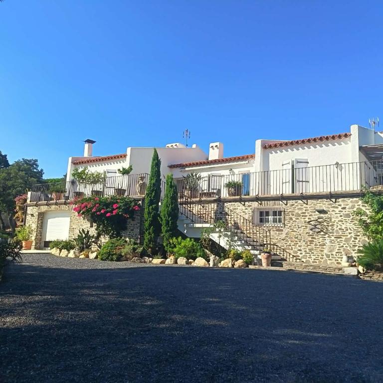 Dépendance dans Mas traditionnel avec piscine - Two-Bedroom Apartment - 2