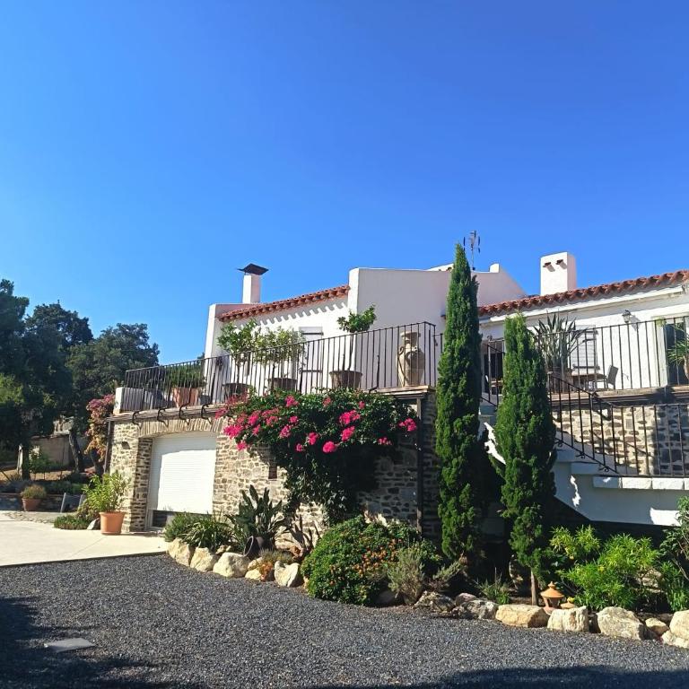 Dépendance dans Mas traditionnel avec piscine - Two-Bedroom Apartment - 18