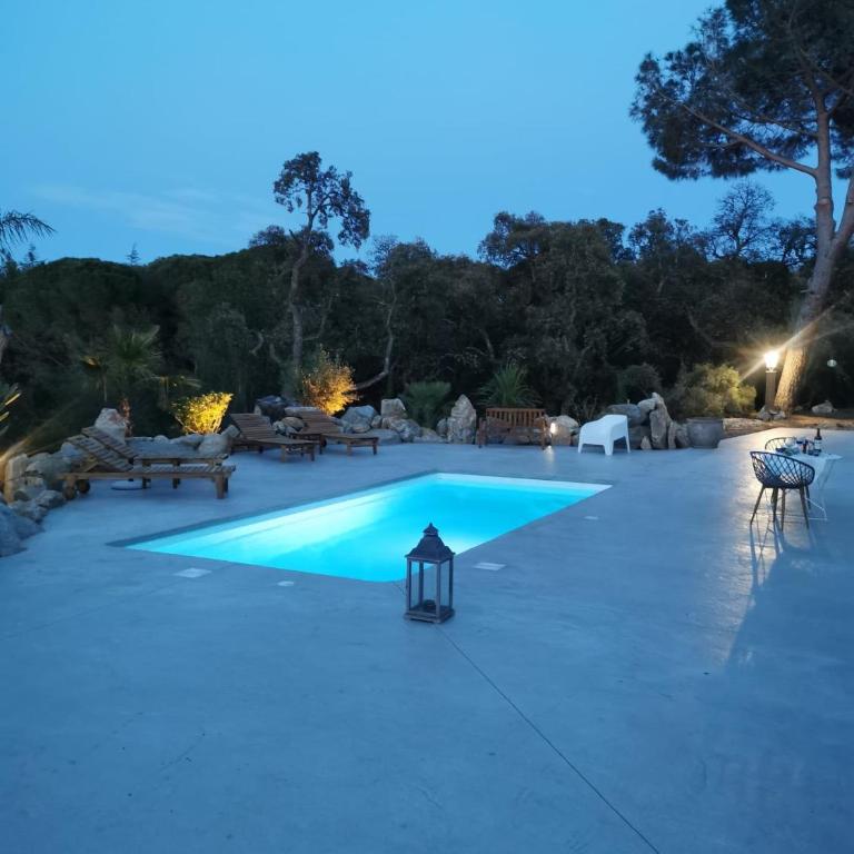 Dépendance dans Mas traditionnel avec piscine - Two-Bedroom Apartment - 1
